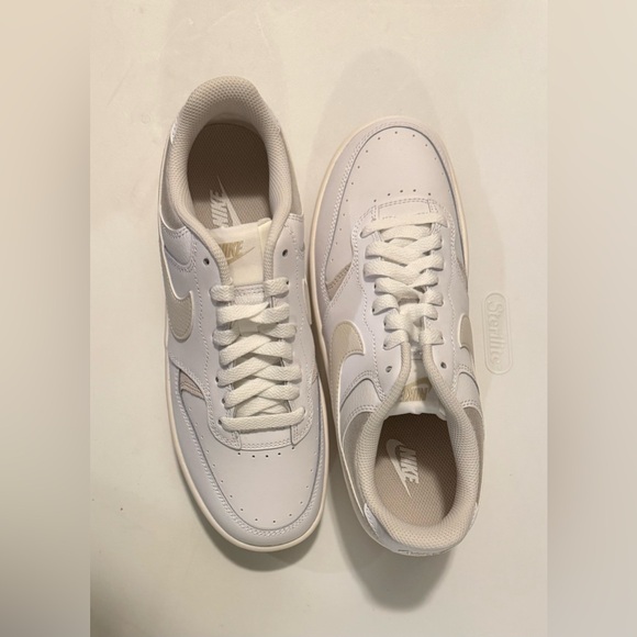 Nike Gamma Force Sneakers - White and phantom light bone women’s size 9 new - Picture 4 of 7